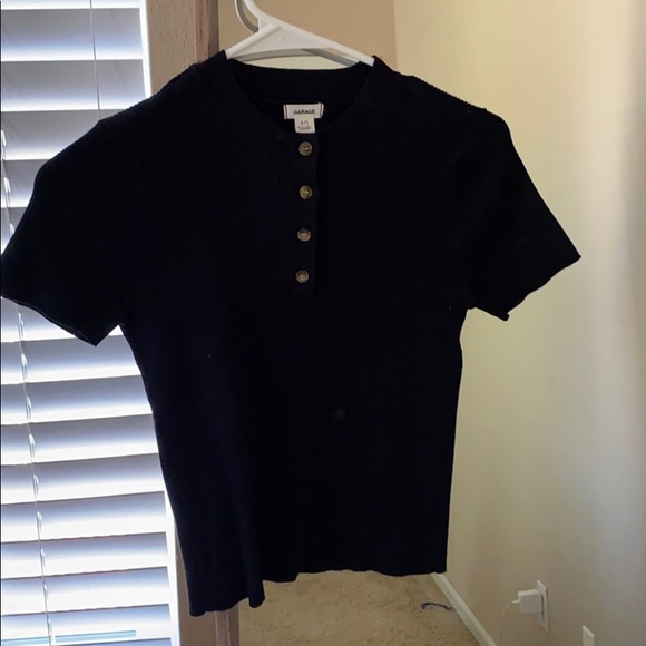 black crop shirt, material is a thicker knit! - Picture 1 of 3